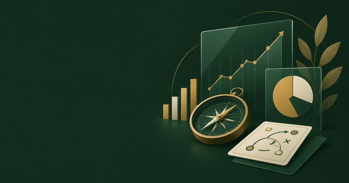 Illustration av stigande kassaflödesdiagram, kompass och planeringskort i grönt och guld